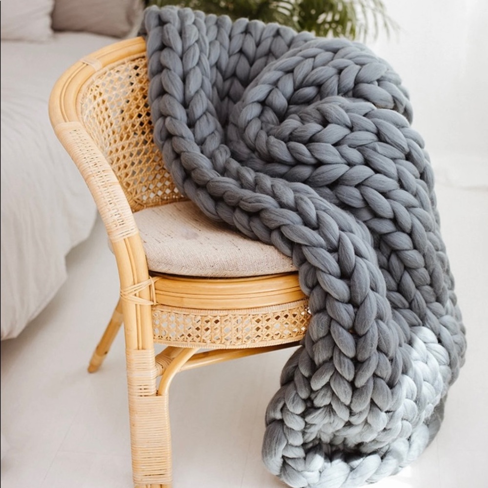 Super chunky yarn crocheted thrown blanket